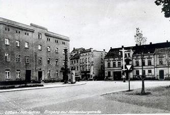 Litfaßsäule an der Ecke Breite Straße/Hindenburgstraße