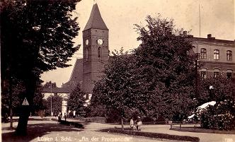 Litfaßsäule an der Kreuzung Bahnhofstraße/Schulpromenade an der Post