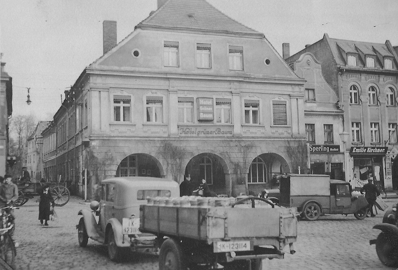 Lebhafter Verkehr auf dem Ring Ende der 1930er Jahre