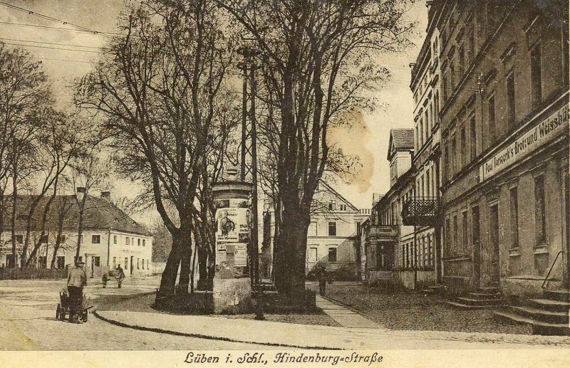 Litfaßsäule an der Ecke Breite Straße/Hindenburgstraße