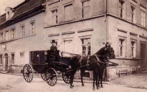 Fuhrunternehmen Peschel, Kasernenstr. 4/5, Droschkenkutscher Bruno Schrödter 1906/07