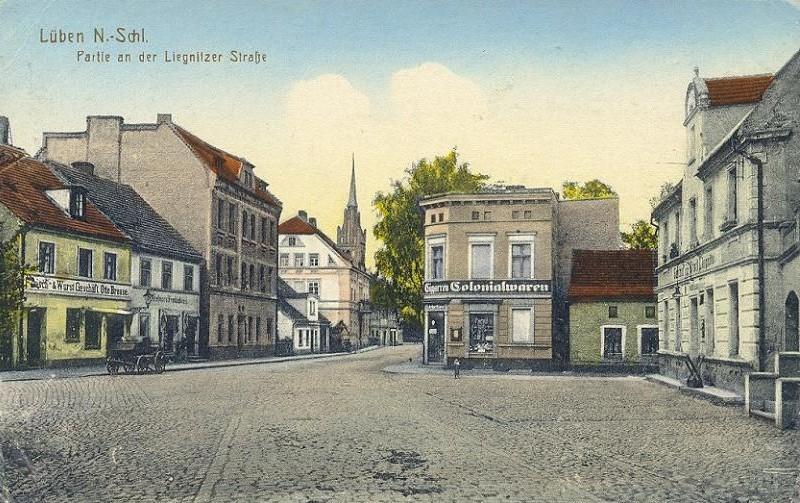 Rechts Gasthof zur Stadt Liegnitz,  Breslauer Straße 13 in Lüben