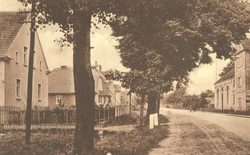 Hindenburgstraße mit Gasthaus zum Reichsadler (später Autowerkstatt Adolf Raschke). Dank an Tomasz Mastalski!