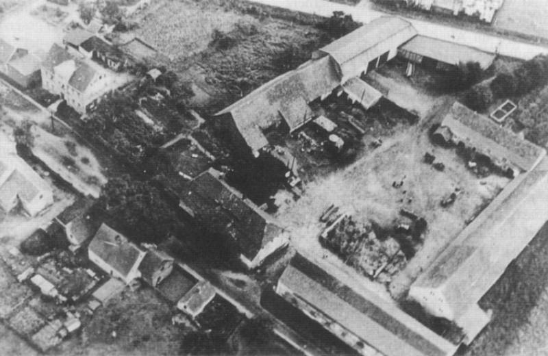 Luftaufnahme der Samitzer Straße mit dem Hilgner-Gut von 1940