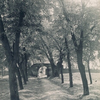 Eingang zur Altstädter Kirche und Friedhof vor 1945