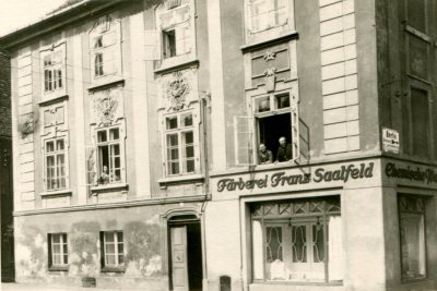 Habsburger Haus am Pulverturm mit Färberei und Chemischer Reinigung Franz Saalfeld