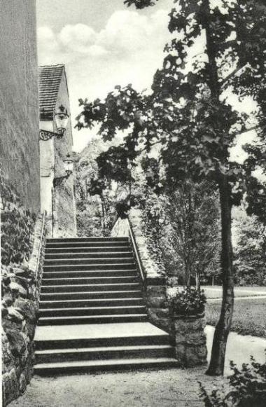 Treppe zwischen Park und Ring