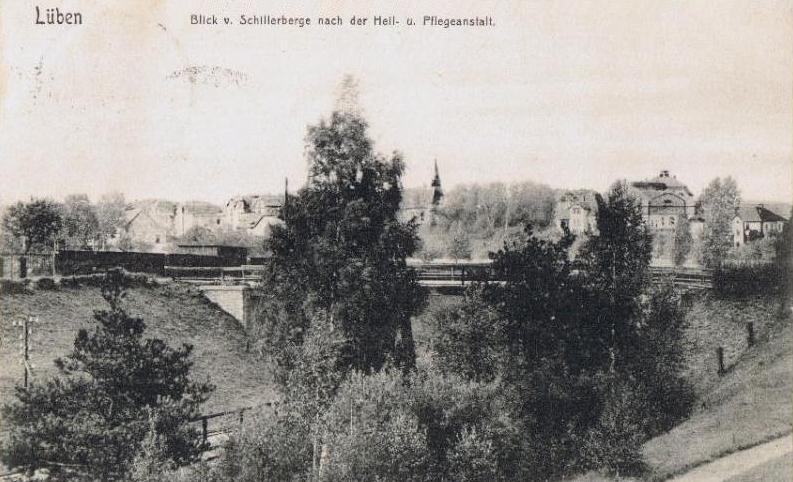 Blick von der Schillerhöhe auf Bahngleise, Schwarze Brücke, Heilanstalt