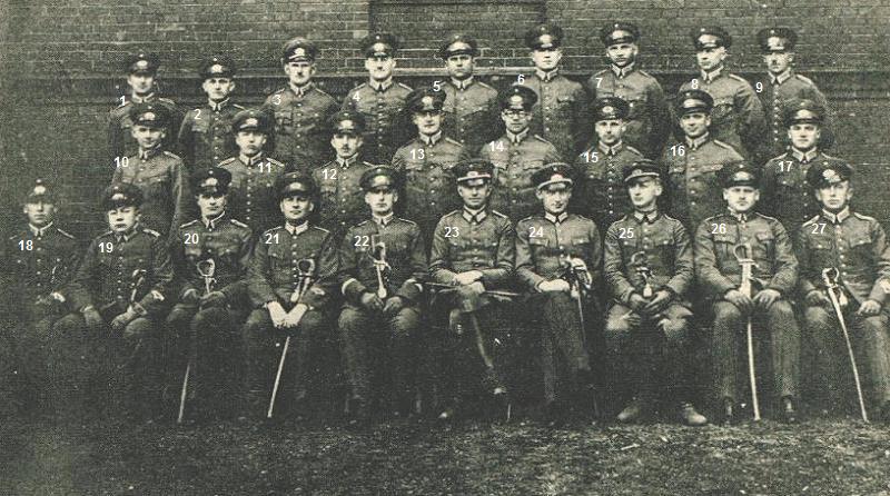 Unteroffizierskorps der 4. Esk. des 7. Preuß. Reiter-Regiments (aufgenommen 1930)
