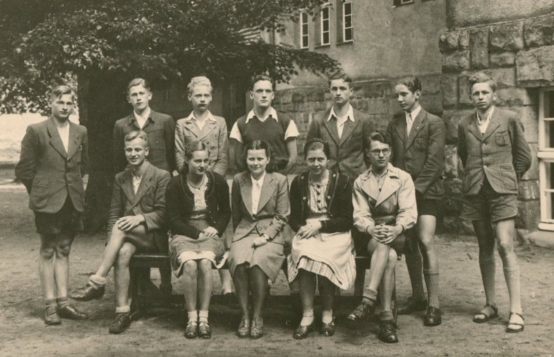 Lübener Oberschüler im Jahr 1942 mit Lehrerin Helene Wyrwich