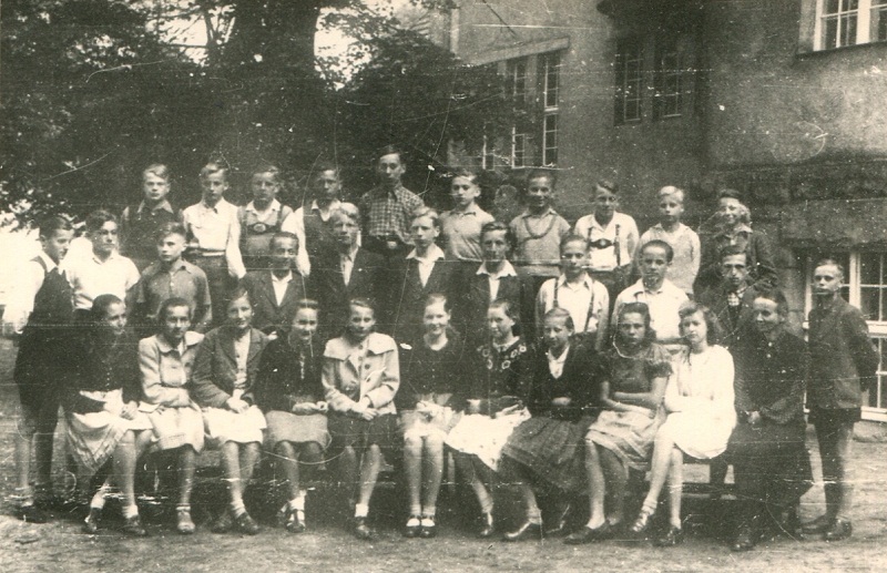 Lübener Oberschüler im Jahr 1942 mit Lehrerin Margarete Leupold