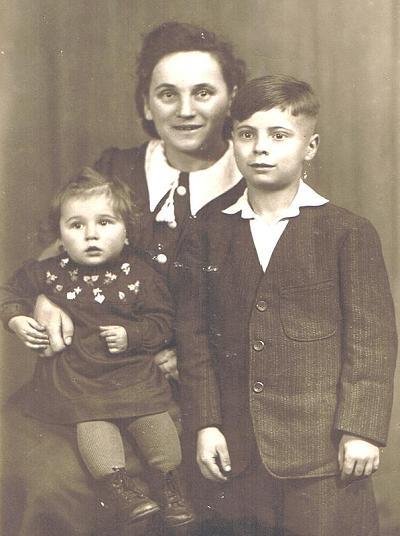 Meine Mutter Ida mit Heiderose und mir im Jahr 1945
