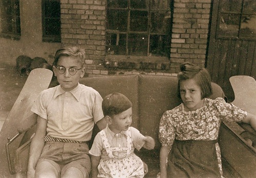 1938: Gerhard, Dieter und Ruth Kühn
