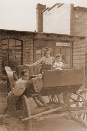 1938: Gerhard, Dieter und Ruth Kühn