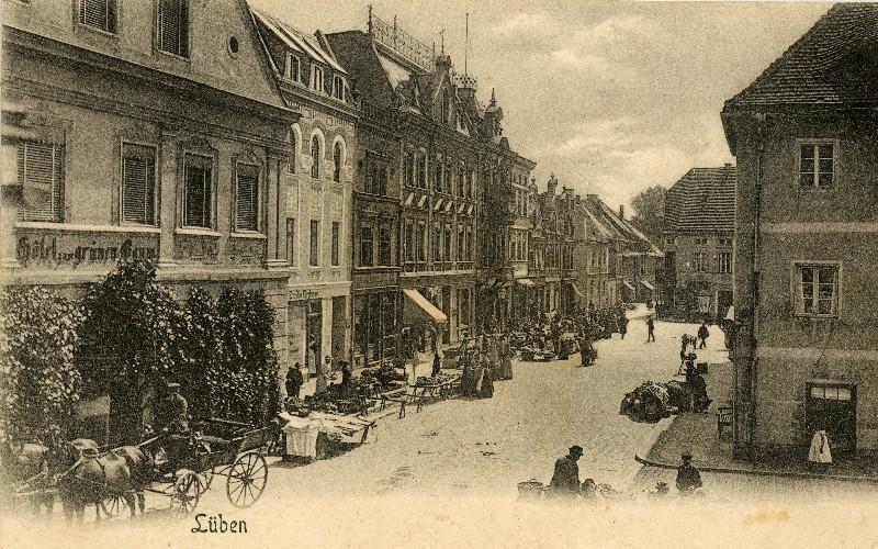 Wochenmarkt in Lüben um 1900