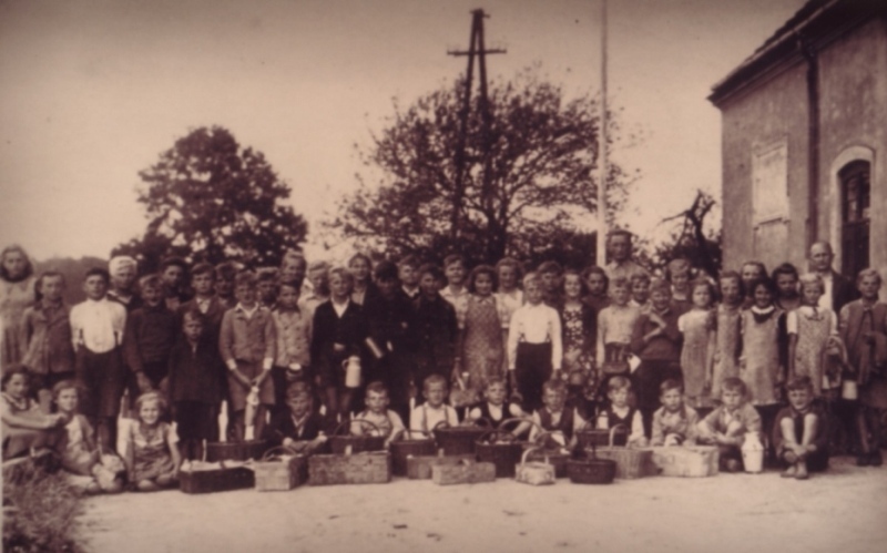 Schule Groß Kotzenau-Sand, Geburtsjahrgänge 1927-1931, Heidelbeersammeln für die Lazarette, 1941