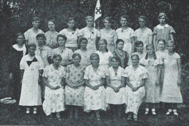 Der Jungmädchenverein aus Brauchitschdorf-Groß-Krichen um 1925