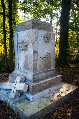 Rekonstruiertes Kriegerdenkmal in Krzeczyn Wielki 2012