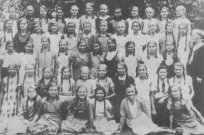 Abschlussklasse der Volksschule Kotzenau im Jahr 1934