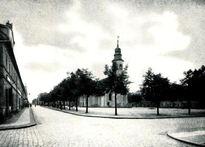 Marktplatz und evangelische Kirche