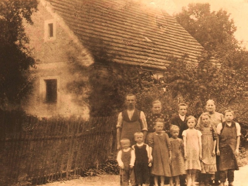 Reinhold Scholz, Emma geb. Koschwitz, Martha, Ida, Frieda, Minna, Richard und Unbekannte