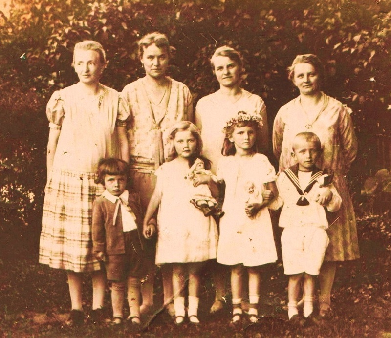 Margarethe Schnabel, Martha Zebe geb. Scholz, Ursula Zebe und andere