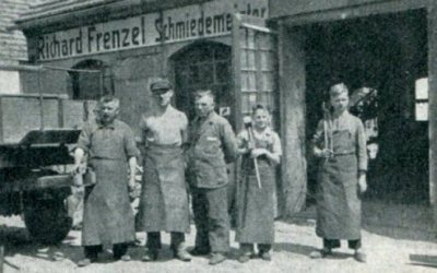 Schmiedemeister Richard Frenzel, Sohn,  Paul Guder und zwei Lehrlinge