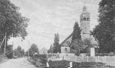 Evangelische Kirche zu Mlitsch und Blick ins Innere der Kirche