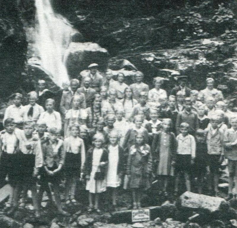 Schulausflug zum Zackelfall mit Lehrer Fritz Lehmann