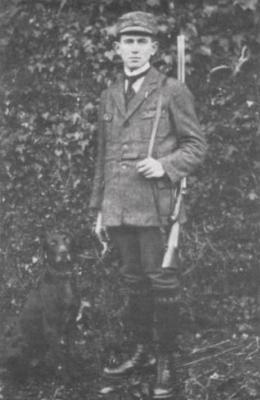 Helmut Aust mit seinem Jagdhund Treff