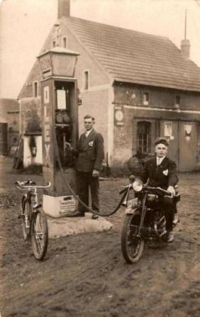 Tankstelle und Schmiede in Zedlitz, Inhaber: Gustav Seraphin